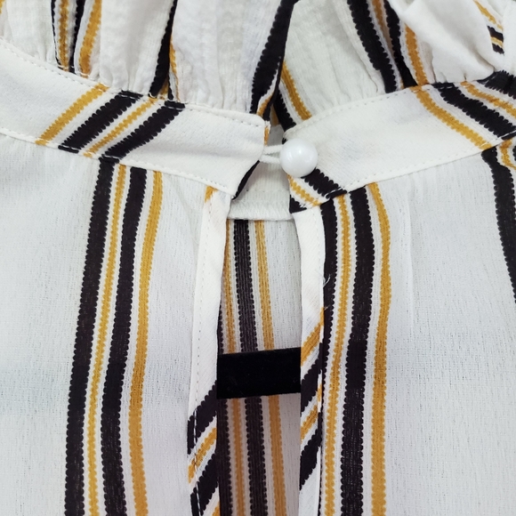 Dressy mock neck work top - Picture 4 of 4